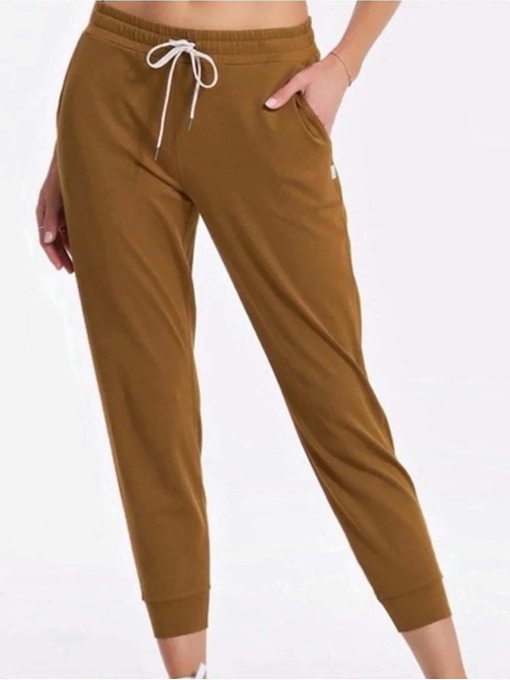 Vuori Women’s Performance Jogger Pants in Brown Size Large (B6)